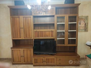 Mobile con vetrina arte povera