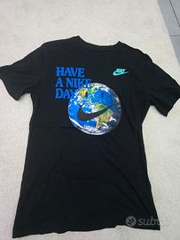 maglia tshirt nera nike taglia S