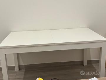 Letto matrimoniale e tavolo Ikea