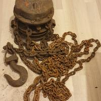 Vecchio paranco a catena portata 500 Kg