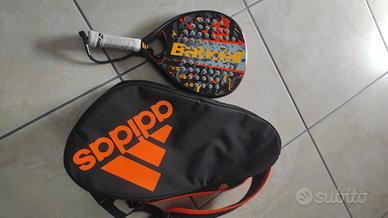 Sacca e racchetta padel 