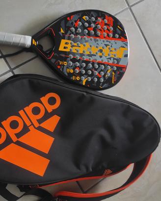 Sacca e racchetta padel 