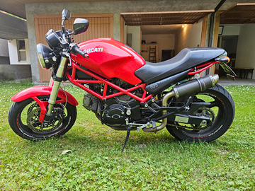 Ducati Monster 695