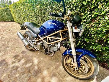 Ducati Monster 900