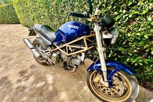 Ducati Monster 900