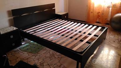 Struttura letto matrimoniale e 2 comodini