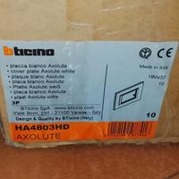 placca  bTicino BIANCO Axolute 