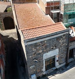 Piccolo edificio adatto a commercio o abitazione