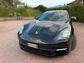 Porsche  panamera 4