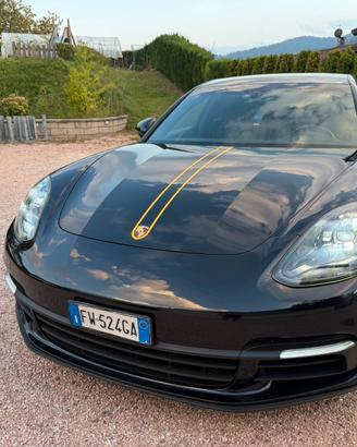 Porsche  panamera 4