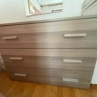 Cassettiera con specchio