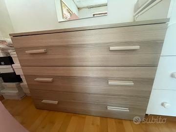 Cassettiera con specchio