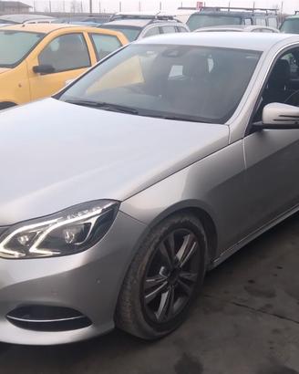 Mercedes Classe E220 – Solo pezzi di ricambio ORIG