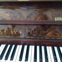 elegante  Pianoforte verticale