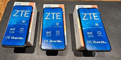 Tre smartphone ZTE