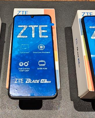 Tre smartphone ZTE