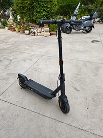 Monopattino segway Ninebot G2E