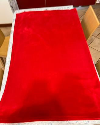Coperta plaid rossa morbida per divano