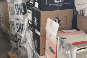 N°3 bancali di caschi per moto e scooter