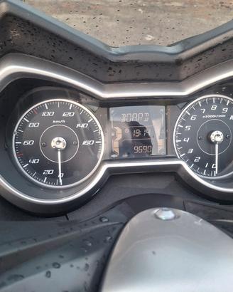 Yamaha X-Max 125 