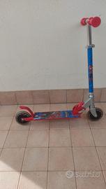 Monopattino spiderman 