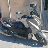 Yamaha X Max 400 