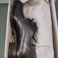 Mocassino punta tonda.