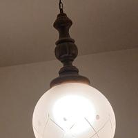 LAMPADARIO IN LEGNO E VETRO SATINATO