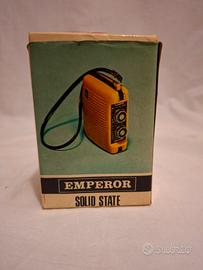 radio portatile vintage "Emperor Solid State". 