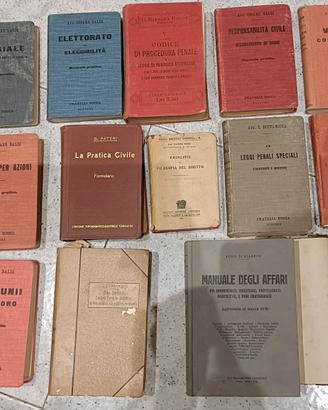 libri antichi 700 800 900 giuridici religiosi