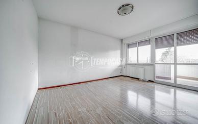 GALLARATE - QUADRILOCALE CON BOX E CANTINA