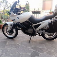 Moto BMW 650f st