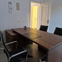 Arredo completo di ufficio direzionale