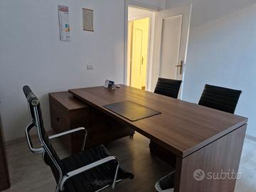 Arredo completo di ufficio direzionale