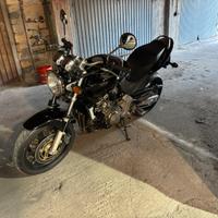Moto naked