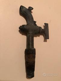 Rubinetto antico in ottone