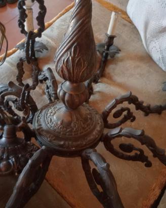Lampadario vintage a 8 luci in ottone fuso patinat