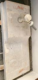 Lavandino di marmo alla genovese