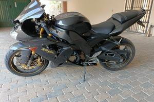 Kawasaki ninja zx10r anno 2004