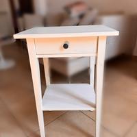 Mobiletto con piccolo cassetto