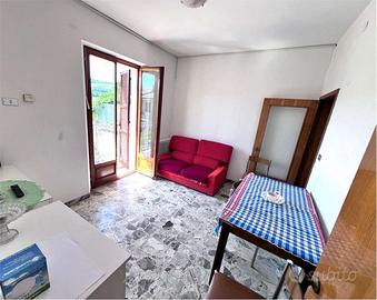 APPARTAMENTO CON SOFFITTA, AMPIO PARCHEGGIO e ORTO