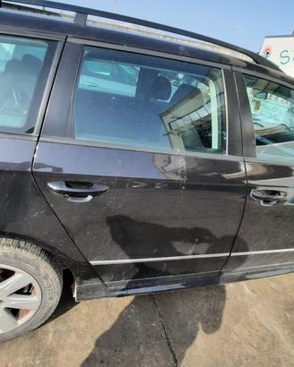 VOLKSWAGEN PASSAT STATION WAGON 2009 - PORTA POSTE