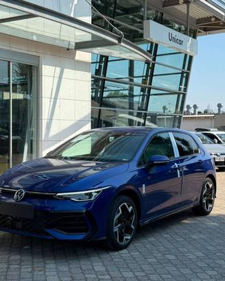 Volkswagen Golf 8.5 // R-LINE PLUS // 1.5 ETSI DSG
