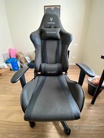 Play monitor cuffie e sedia