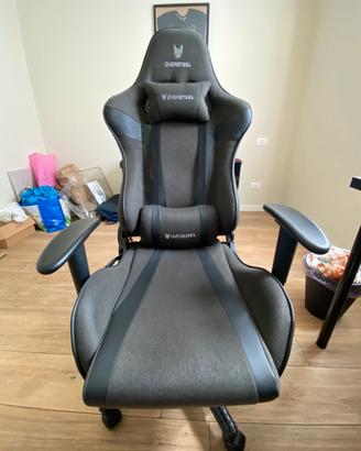 Play monitor cuffie e sedia