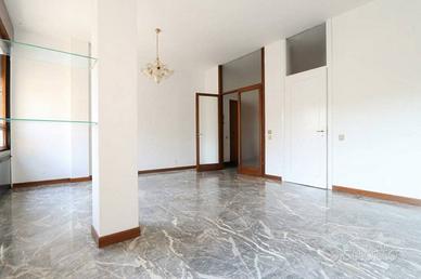 Appartamento di 119 m² con 3 locali e box auto a V