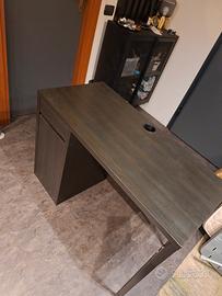 mobile ikea scrivania