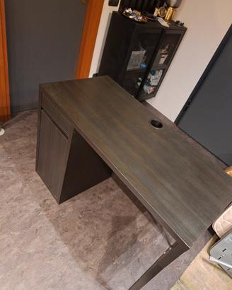 mobile ikea scrivania