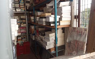 scarpe nuovi da donna e bambino