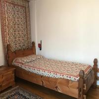 Grande letto in legno